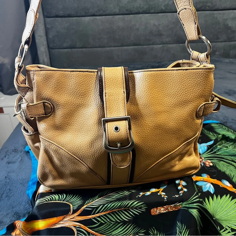 Y2K Tan and Brown Grained Leather‎ Hobo Satchel Saddle Shoulder Handbag